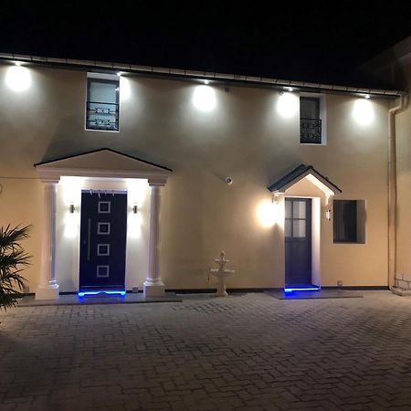 Kings Villa Near Disneyland Reserved Only For Family With Kids Saint-Germain-sur-Morin Exterior photo