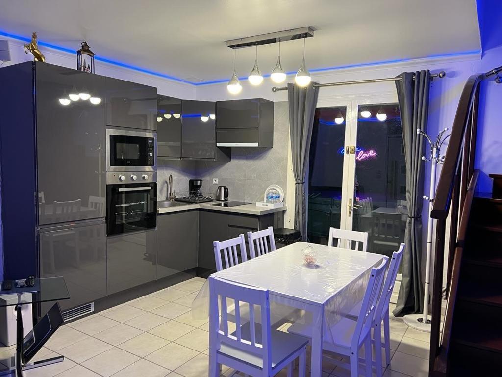 Kings Villa Near Disneyland Reserved Only For Family With Kids Saint-Germain-sur-Morin Exterior photo